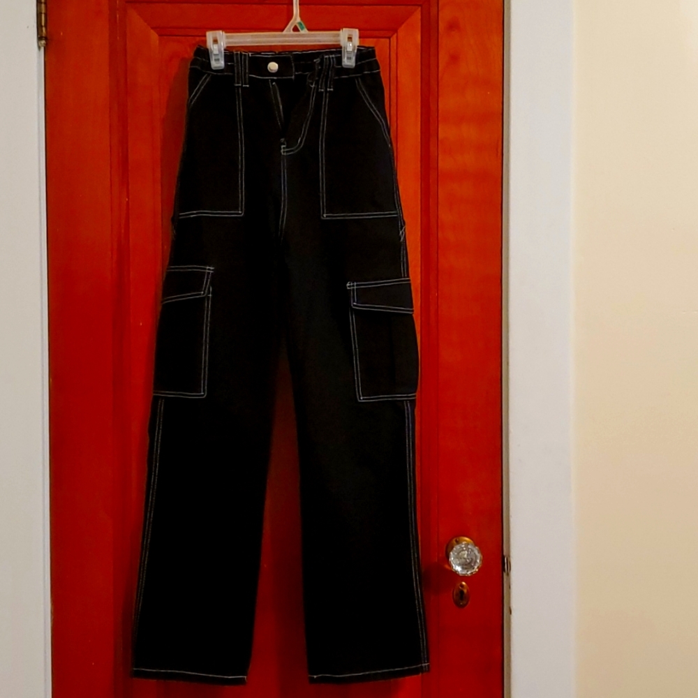 Small black cargo pants